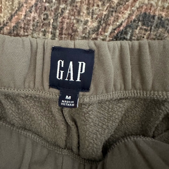 EUC GAP High Rise VintageSoft Relaxed Joggers - Picture 2 of 2